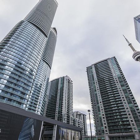 Royal Stays Condominiums - Upscale Downtown Suites Toronto Bagian luar foto