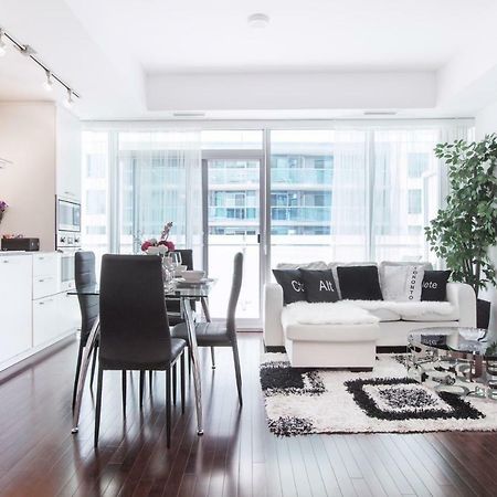 Royal Stays Condominiums - Upscale Downtown Suites Toronto Bagian luar foto