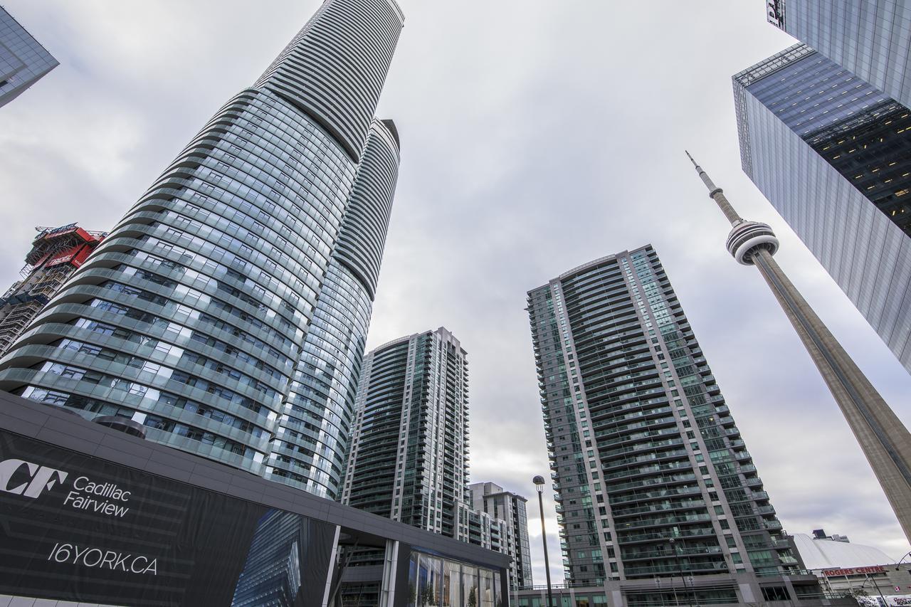 Royal Stays Condominiums - Upscale Downtown Suites Toronto Bagian luar foto
