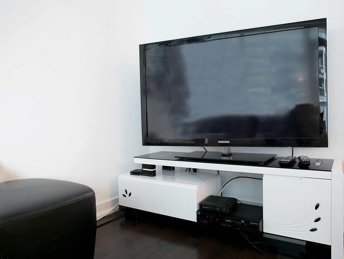 Royal Stays Condominiums - Upscale Downtown Suites Toronto Bagian luar foto