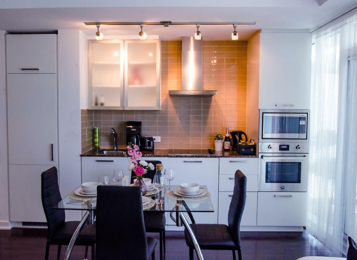 Royal Stays Condominiums - Upscale Downtown Suites Toronto Bagian luar foto