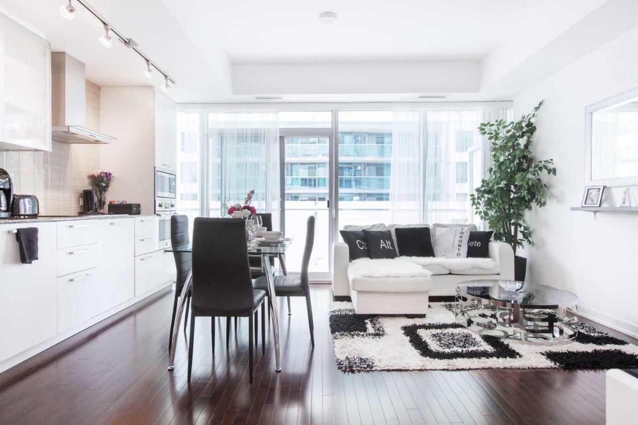 Royal Stays Condominiums - Upscale Downtown Suites Toronto Bagian luar foto