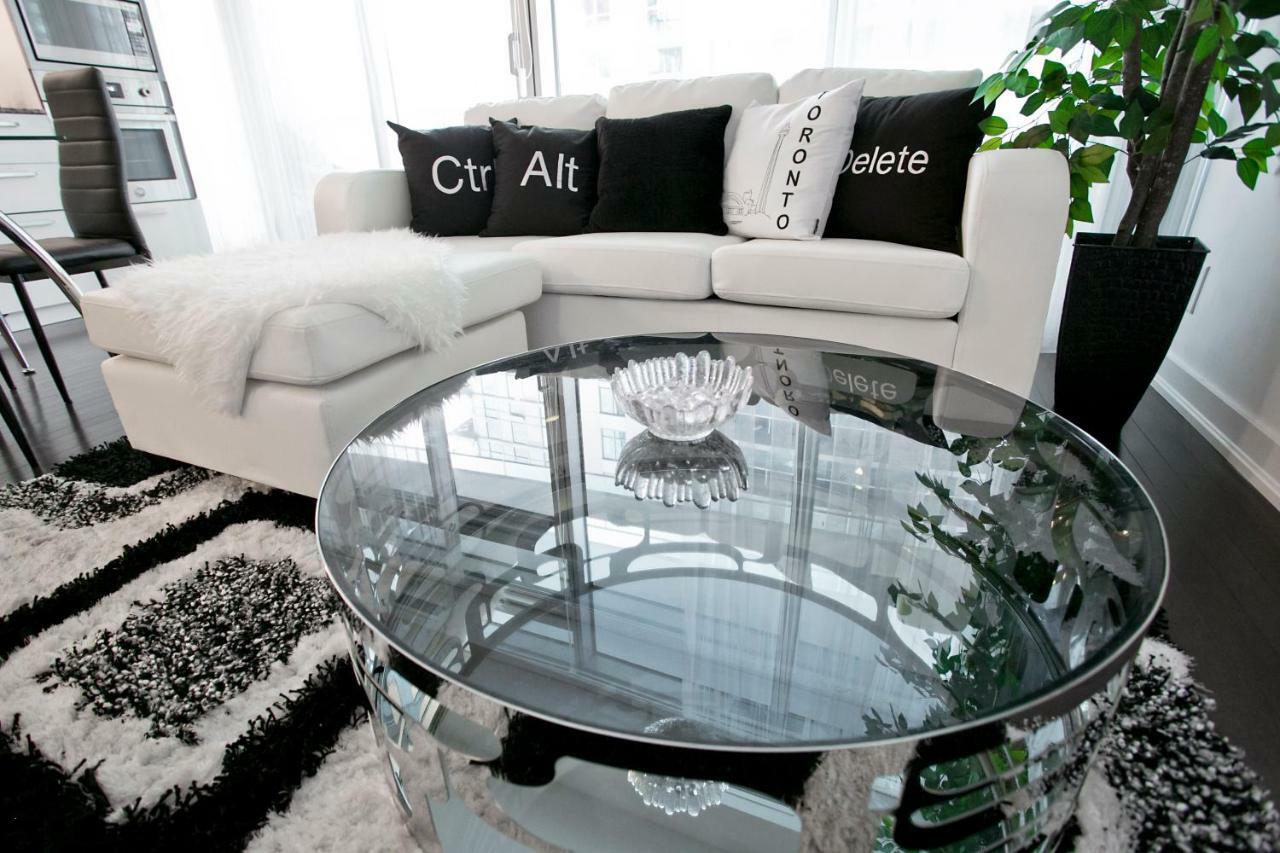 Royal Stays Condominiums - Upscale Downtown Suites Toronto Bagian luar foto